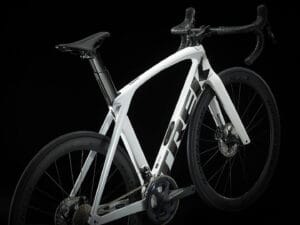 Madone SL 6 2022 White Black 4
