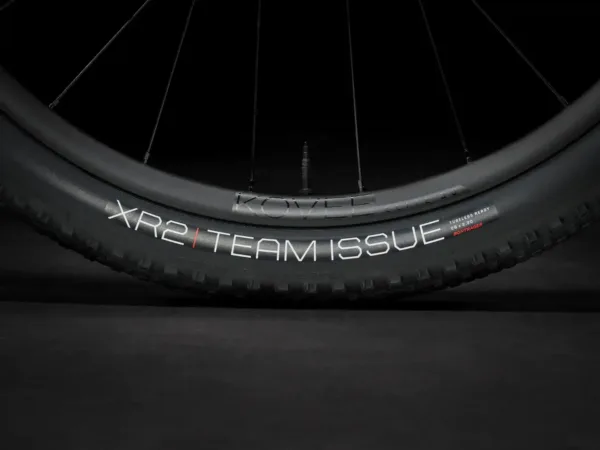 Procaliber 9.7 AXS 24 White Presmatic 7 1
