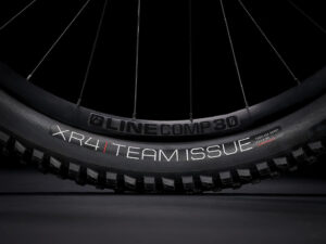 Top Fuel 8 XT 2022 Crimson 6