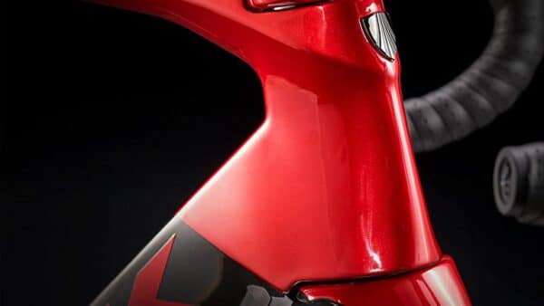 file trek madone slr 7 disc gen 6 2022 Madone_Feature (1)